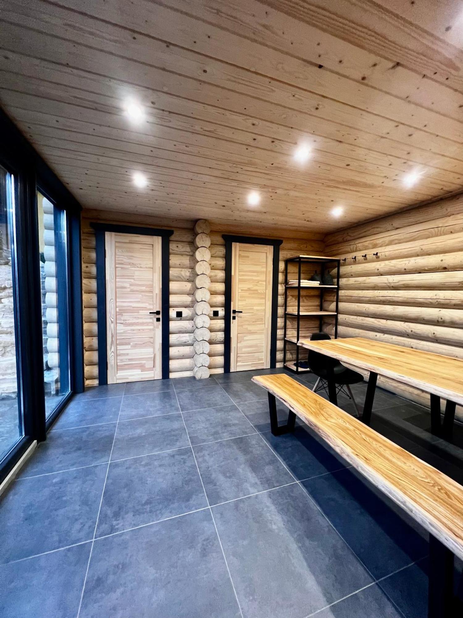 Arnica Hotell Jasinja Exteriör bild