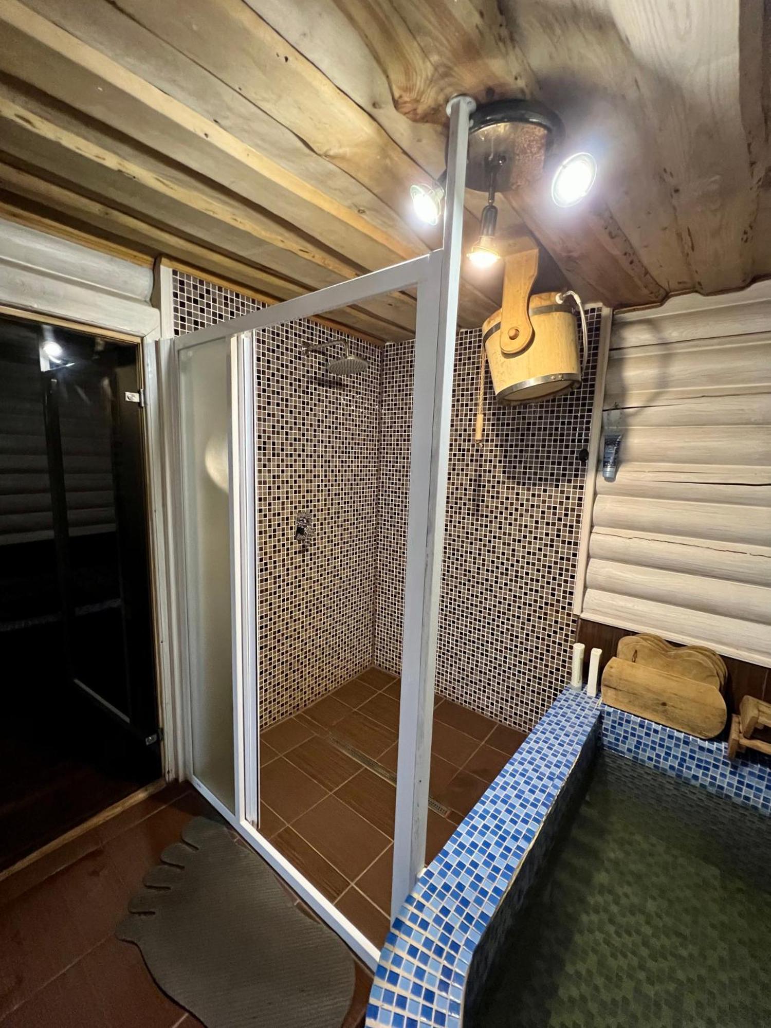 Arnica Hotell Jasinja Exteriör bild